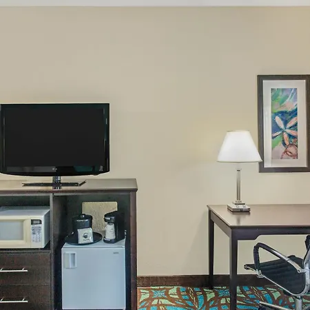 Comfort Inn & Suites Sarasota I75-3