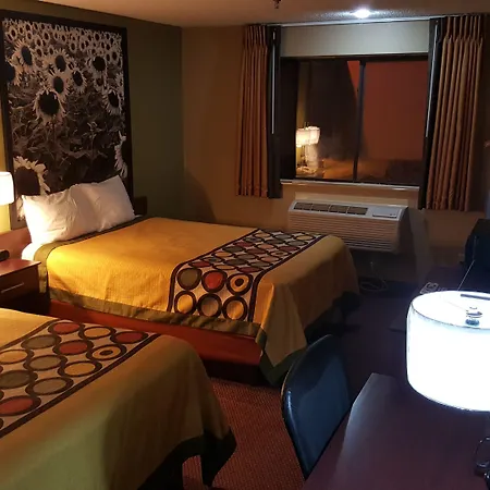 Super 8 By Wyndham Ankeny/Des Moines Area-3