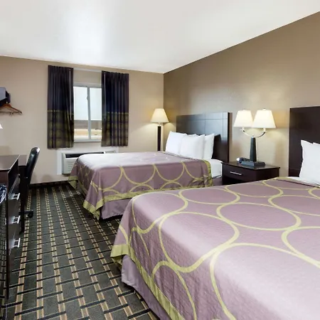 Super 8 By Wyndham Springfield East-3