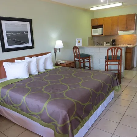 Super 8 By Wyndham South Padre Island-2