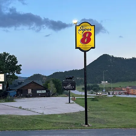 Super 8 By Wyndham Hot Springs-3