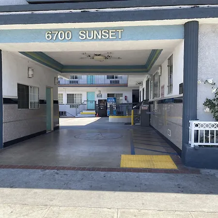 Hollywood Guest Inn-2