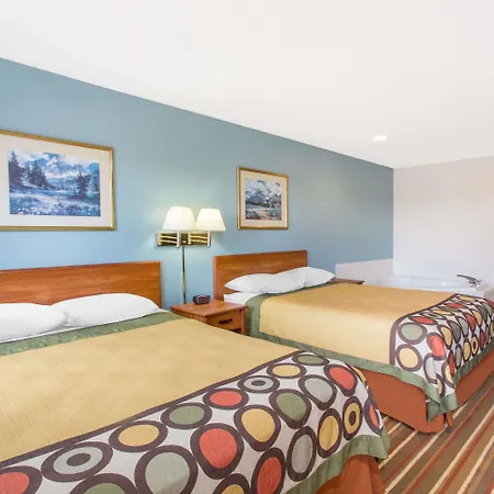 Super 8 By Wyndham Bedford-3
