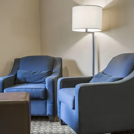 Quality Inn & Suites Bradford-2