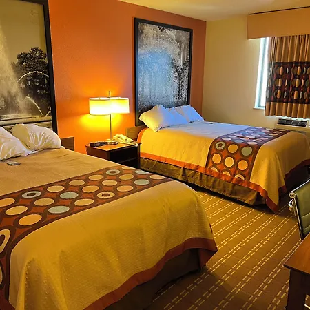 Super 8 By Wyndham Altoona-3