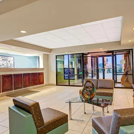 Super 8 By Wyndham Knoxville East-3