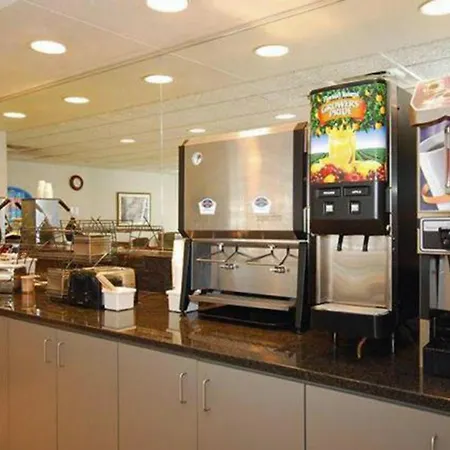 Baymont By Wyndham Des Moines Airport-2