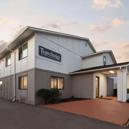 Travelodge By Wyndham Redwood Falls-2
