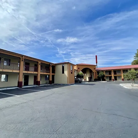 Red Roof Inn & Suites Jackson - Richland-2