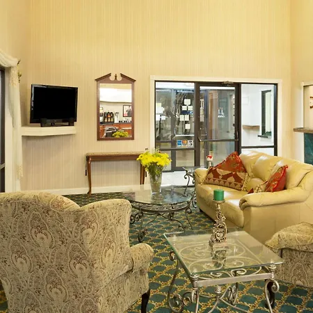 Super 8 By Wyndham Covington-3