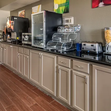 Quality Inn & Suites Fort Worth - Fossil Creek-2