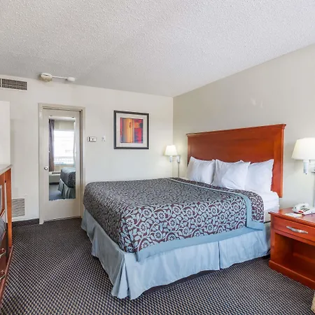 Days Inn By Wyndham Charlottesville/University Area-3
