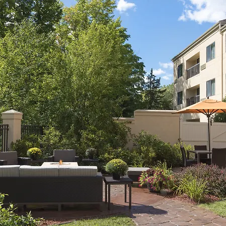 Courtyard By Marriott Traverse City-2