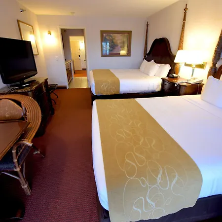 Crown Choice Inn & Suites Lakeview And Waterpark-3