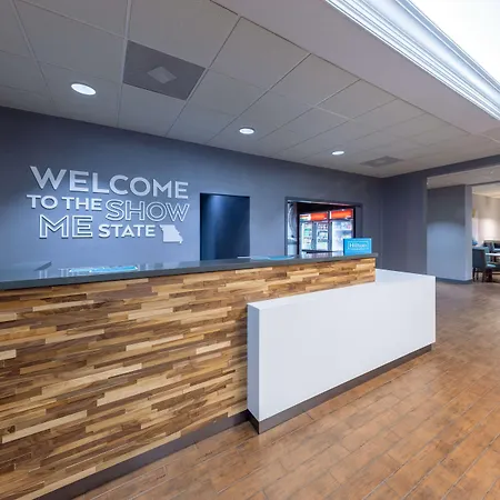 Hampton Inn Saint Robert-3