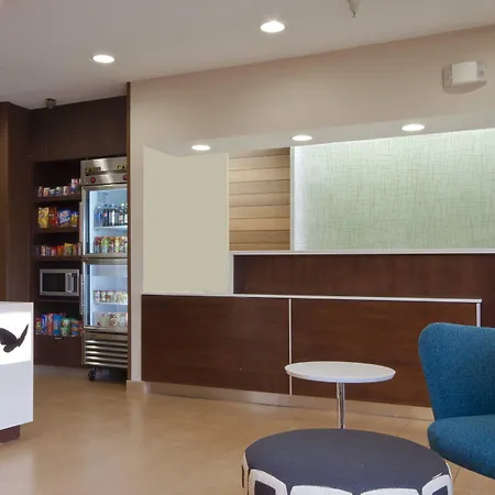 Fairfield Inn By Marriott Philadelphia Airport-3