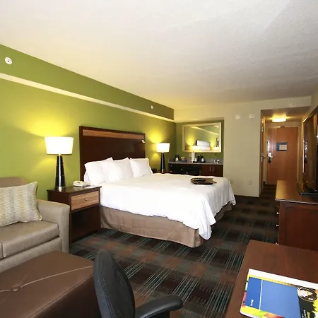 Hampton Inn & Suites Fort Myers Beach/Sanibel Gateway-3