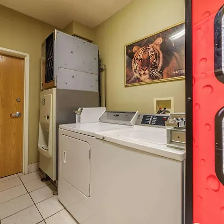 Econo Lodge Colorado Springs Near Airport-3