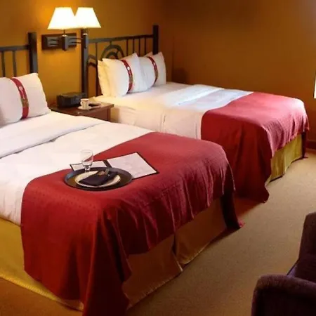 Holiday Inn Hotel Pewaukee-Milwaukee West By Ihg-2