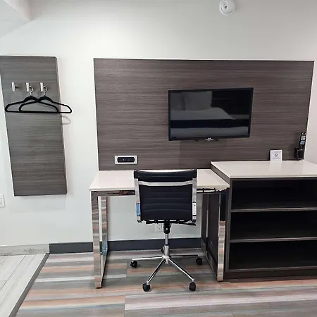 Travelodge Inn & Suites By Wyndham Fullerton-3