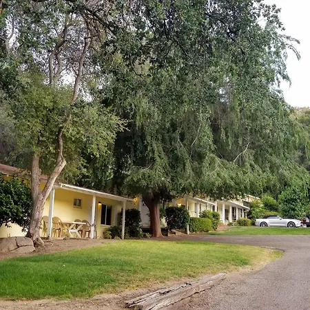 Lazy J Ranch Motel-2
