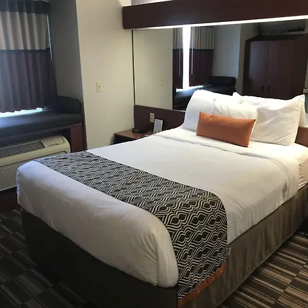 Microtel Inn & Suites Urbandale-3