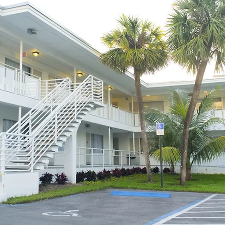 Collins Hotel-3