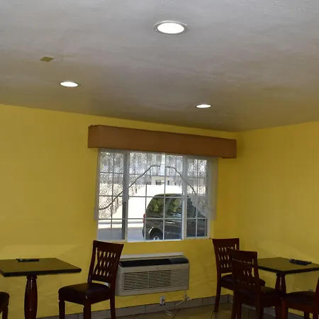 Travelers Inn Medford-3