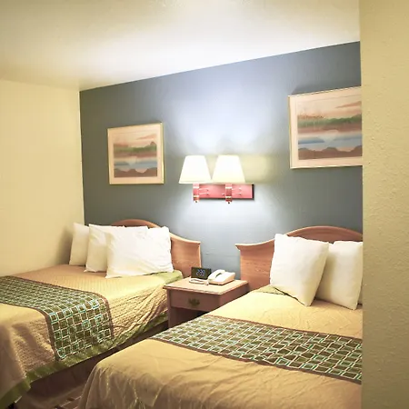 Travelers Inn Medford-2
