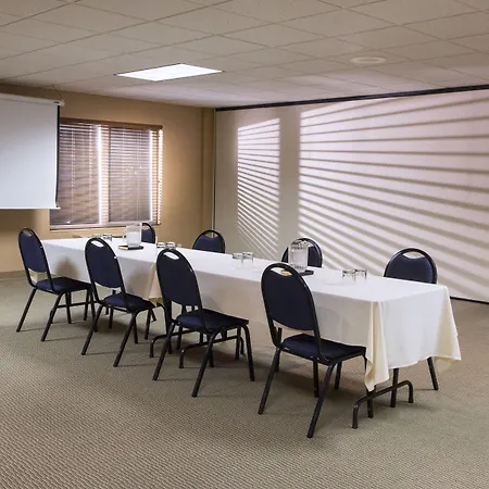 Phoenix Inn Suites Albany-3