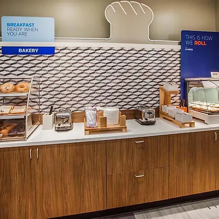 Holiday Inn Express Holland By Ihg-3