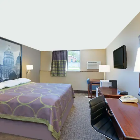 Super 8 By Wyndham Carroll-3