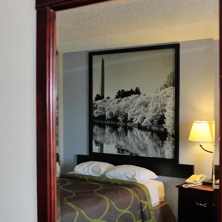 Super 8 By Wyndham Tuscaloosa-2