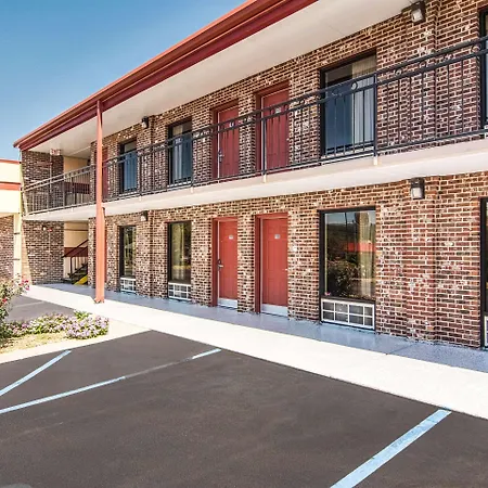 Econo Lodge Fort Payne-3