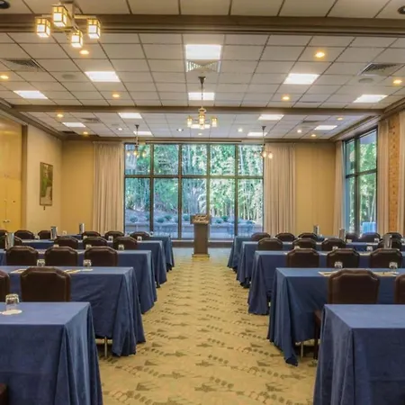Williamsburg Woodlands Hotel & Suites, An Official Colonial Williamsburg Hotel-2