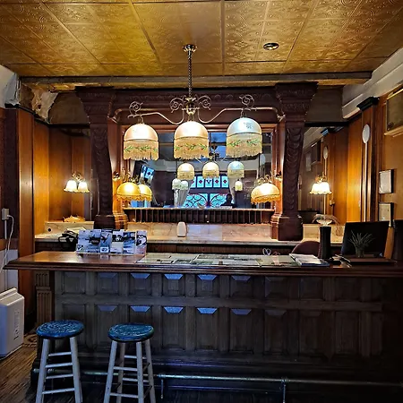 Van Gilder Hotel-3