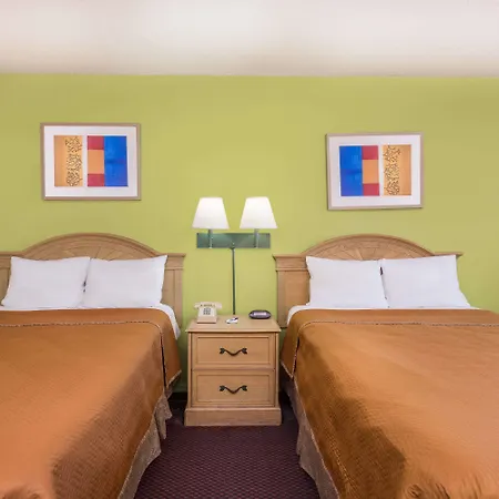 Travelodge By Wyndham Cordele-3