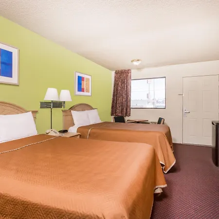 Travelodge By Wyndham Cordele-2