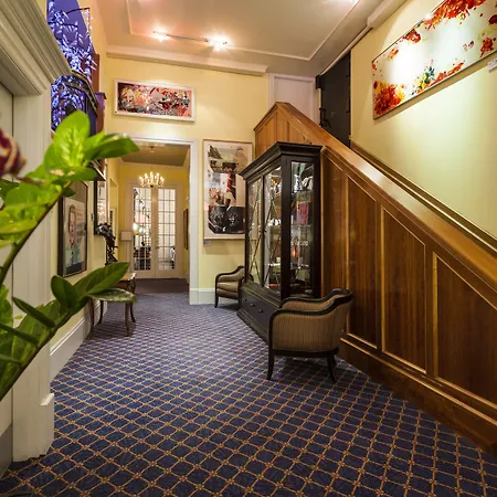 Lhotel-2