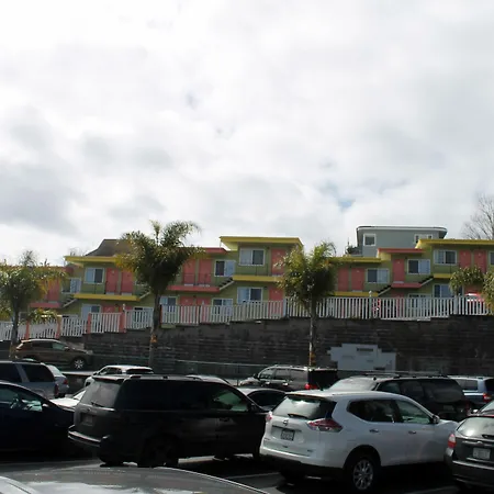 Fireside Inn By The Beach Boardwalk & Bowling-2