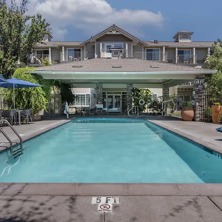 Hampton Inn Ukiah-3