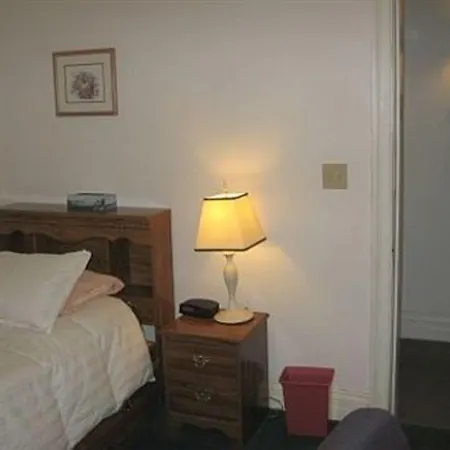 Olde Judge Mansion B&B-3