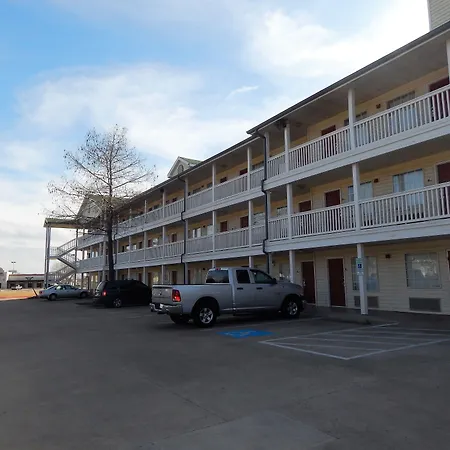 Intown Suites Extended Stay Lewisville Tx - East Corporate Drive-3