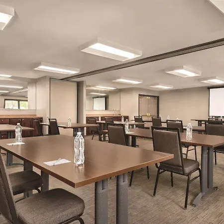 Country Inn & Suites By Radisson, Pella, Ia-2