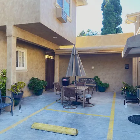 Nite Inn At Universal City - Walking Distance To Universal Studios Hollywood-3