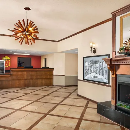 Super 8 By Wyndham Clinton-2