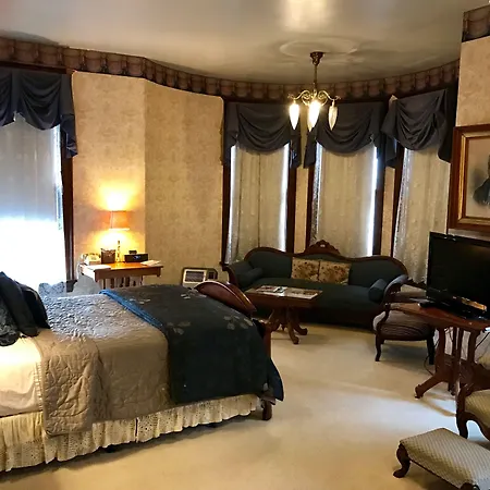 The Redstone Inn And Suites-3