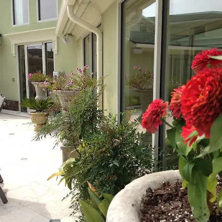 Town & Country Inn And Suites-2