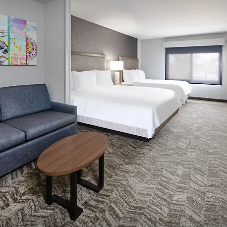Best Western Valencia/Six Flags Inn & Suites-3
