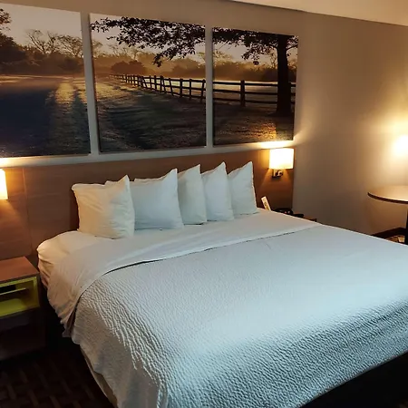 Days Inn & Suites By Wyndham Huntsville-3